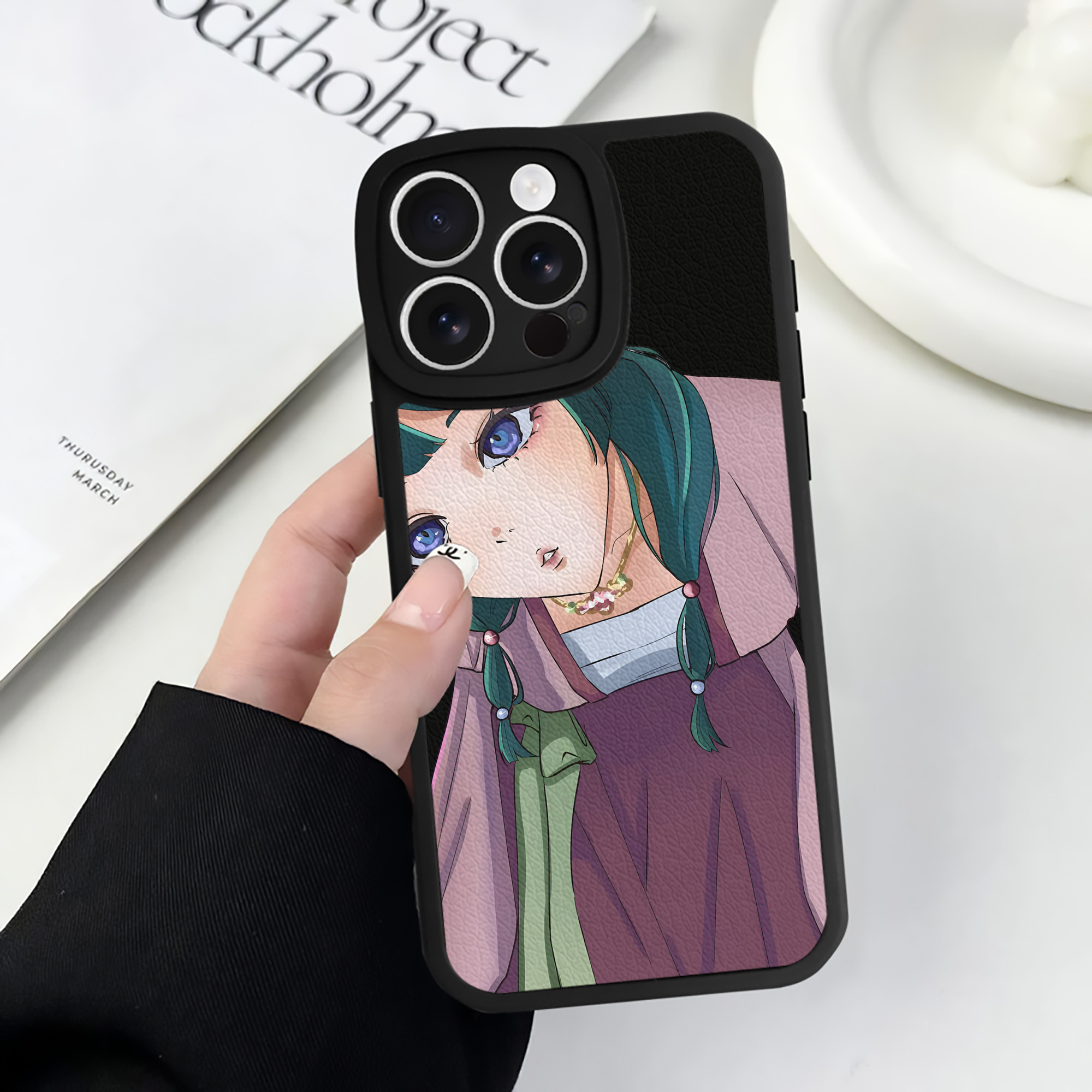 （画像用） 薬屋のひとりごと The Apothecary Diaries 【iPhone 16シリーズ対応】シリコンスマホケース（レザー調） 材質：シリコン